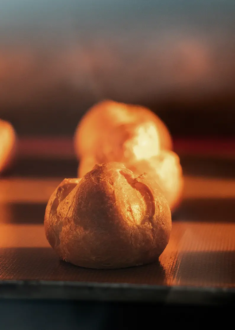 オーブン内のシュー生地